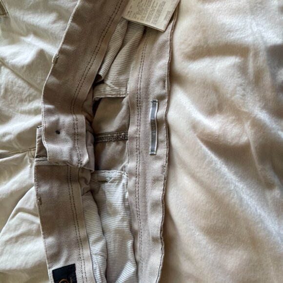 PRICED TO SELL - See Description for details -- MEN'S Bogner Cargo Shorts - Picture 10 of 12